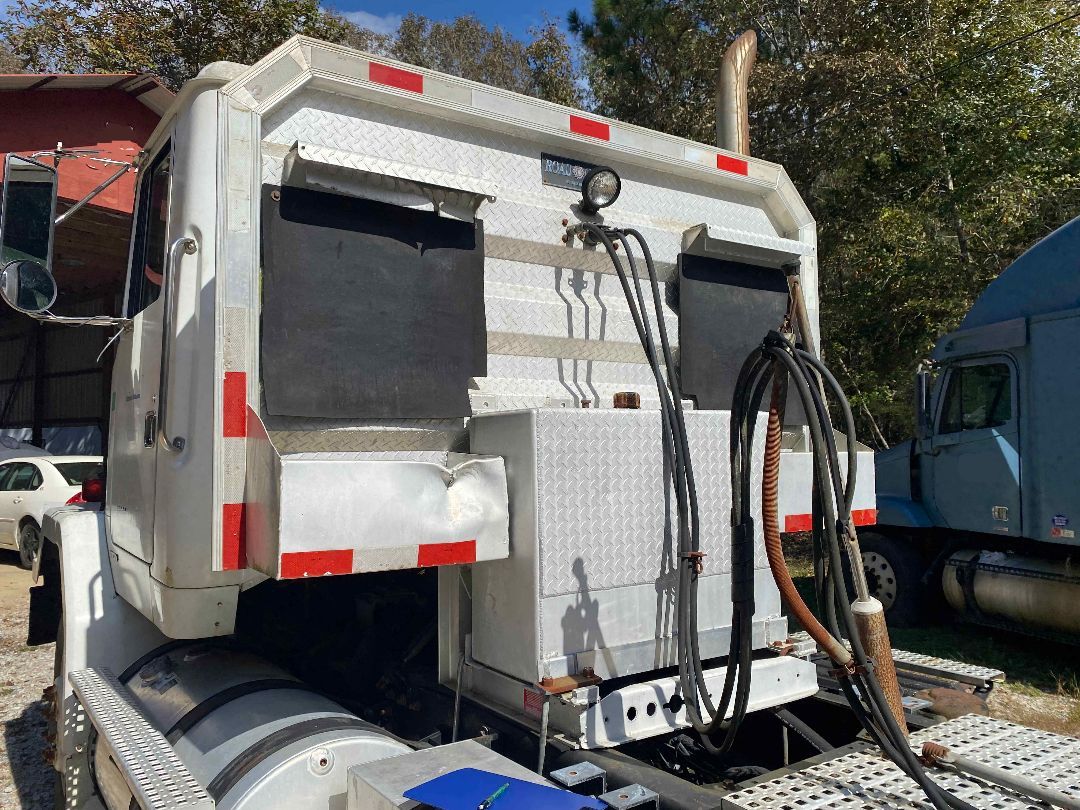 2000 VOLVO ACL - Image 9